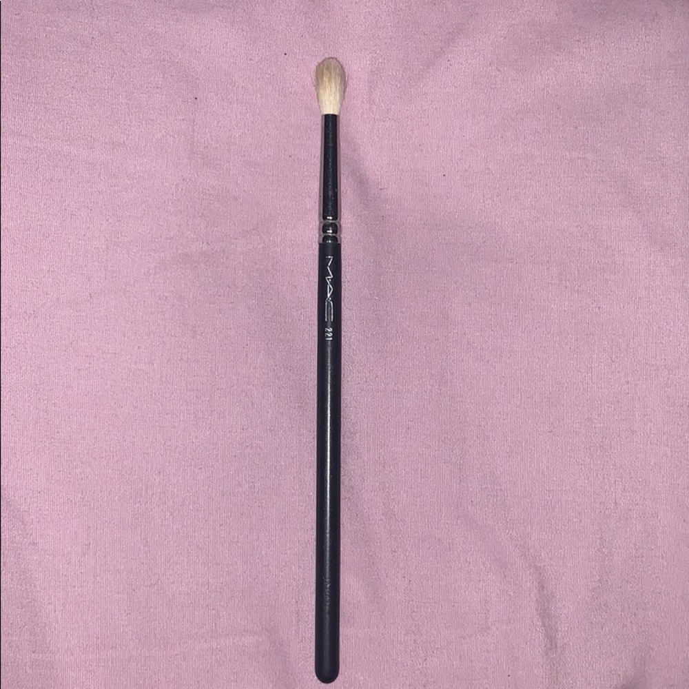 MAC 221 BRUSH